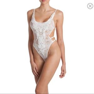 New , IN BLOOM BY JONQUIL, Lace Thong Teddy